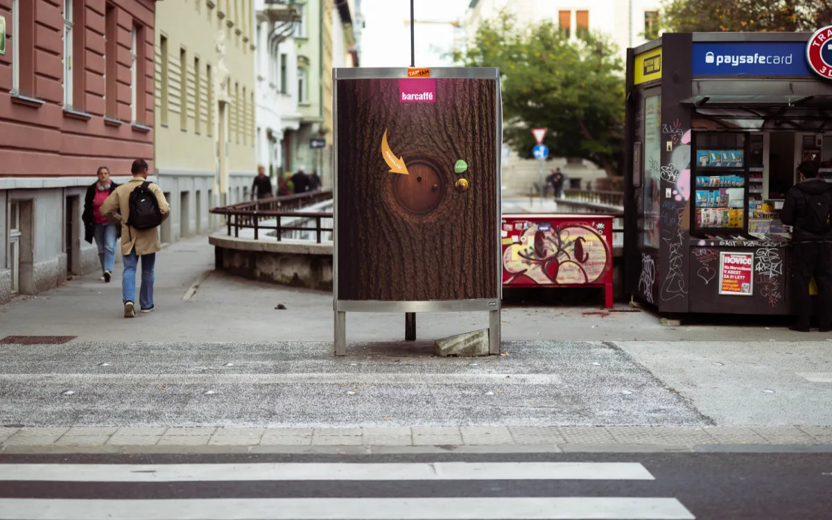 Barcaffèjeve veveričke na mestnih ulicah