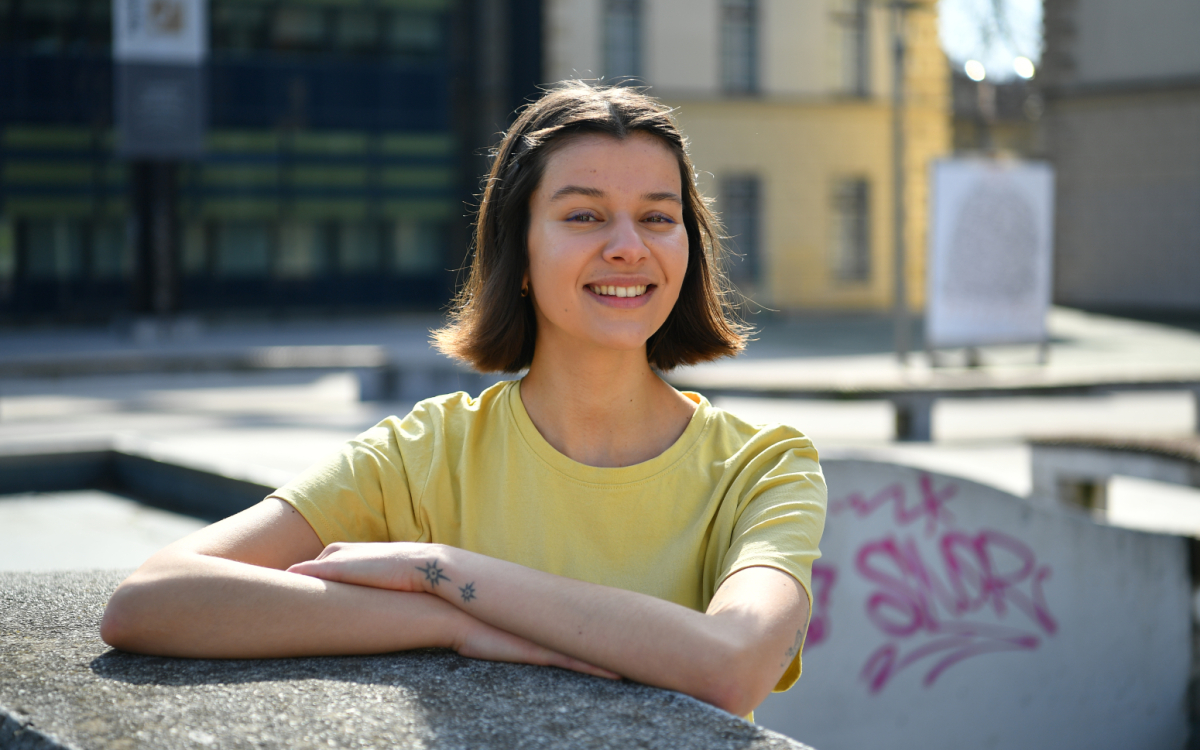 Amber Škrabec: »Pri ustvarjanju me vodi empatija do ljudi.«